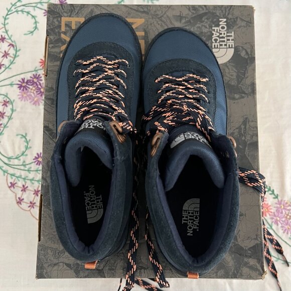North Face Women's Waterproof Back to Berkeley II Boots Navy size 8.5 - Picture 2 of 8
